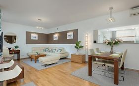 Cosy Apartment With Parking In The City Centre Warszawa By Noclegi Renters